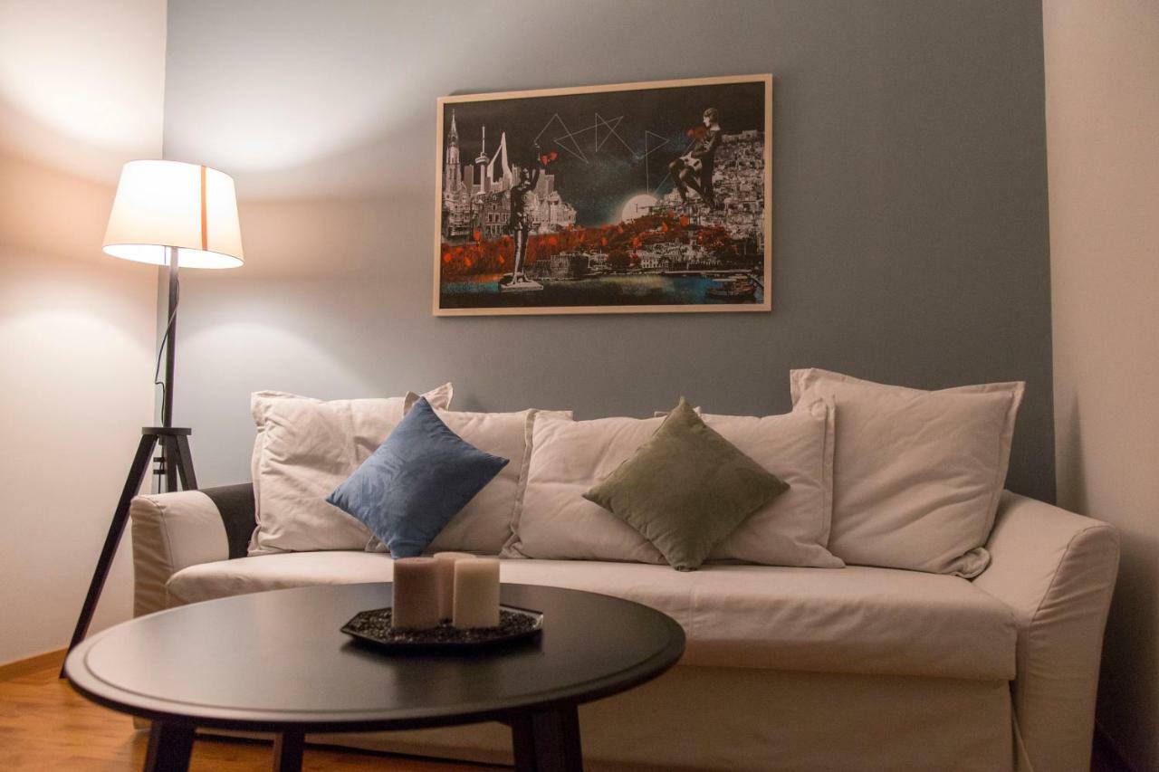 Gazi Discrit Next To Subway Apartment Athens Luaran gambar